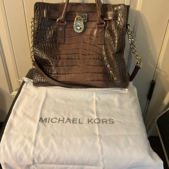 Micheal Kors crocodile embossed satchel - Picture 5 of 10